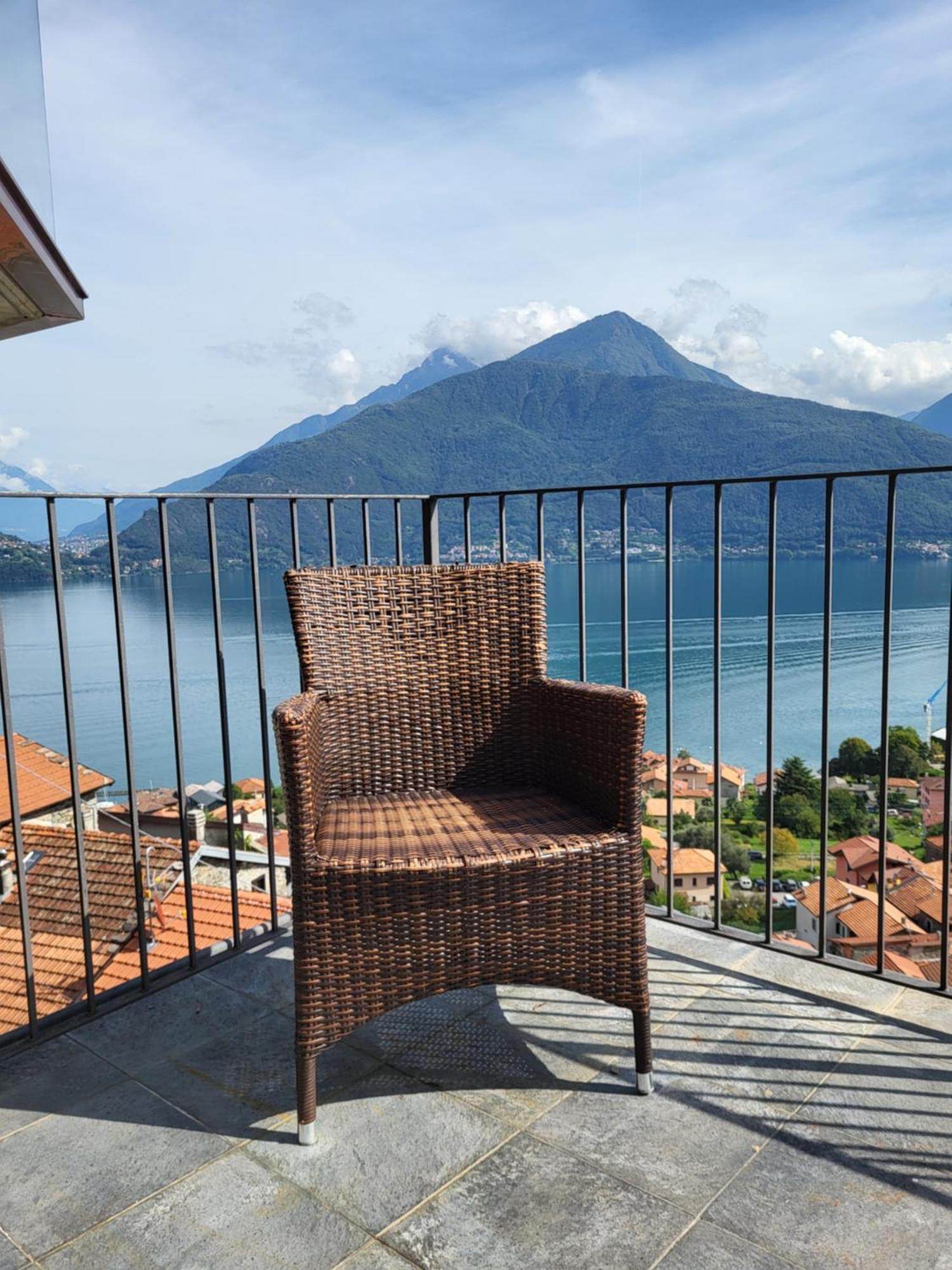 Amazing View With Pool And 2 Terraces, Modern Urio, By Stayhere-lakecomo